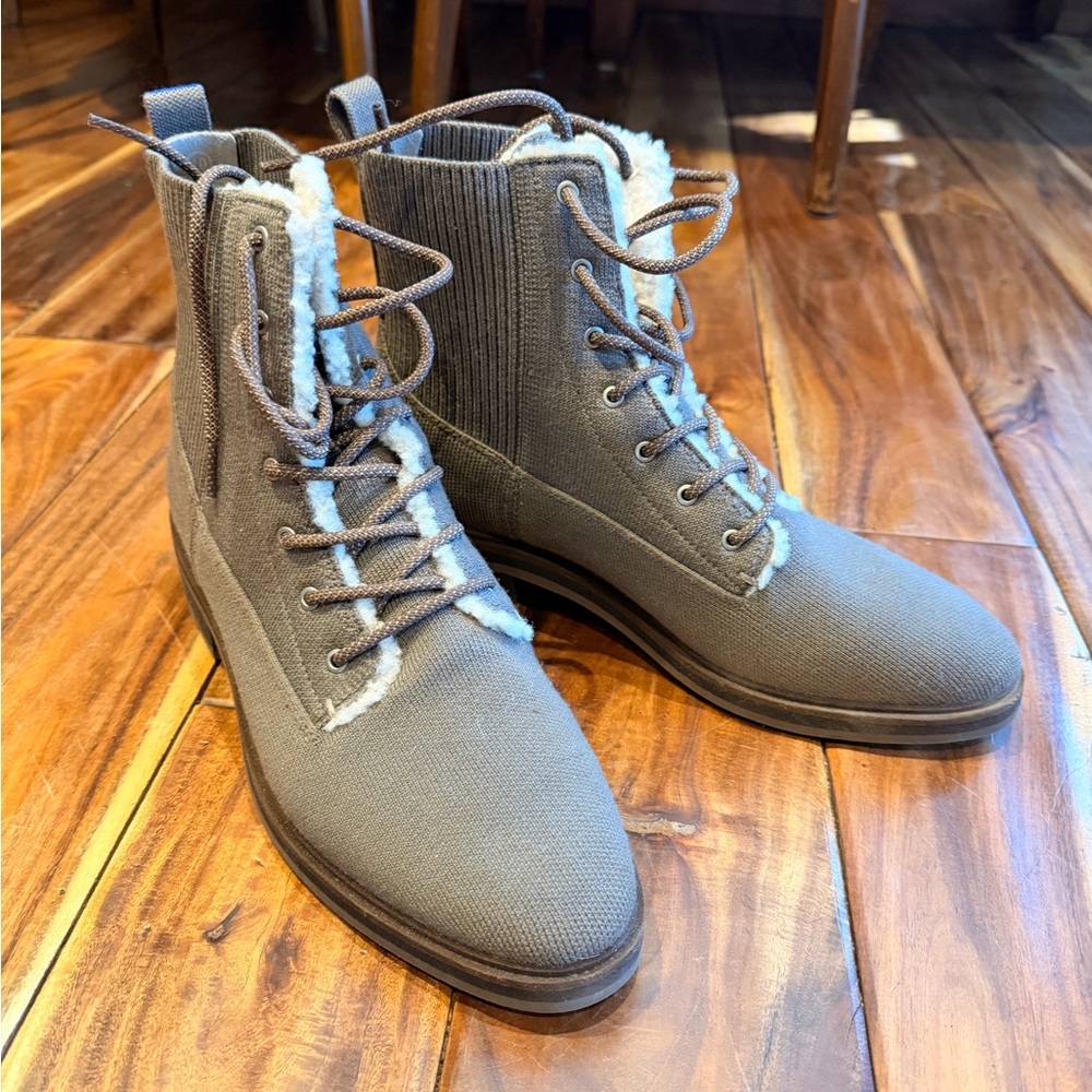 Faux-Shearling Lined Lace-Up Ankle Boots - Brown